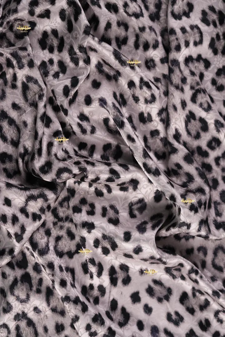 Satin Jacquard Fauve Élégant