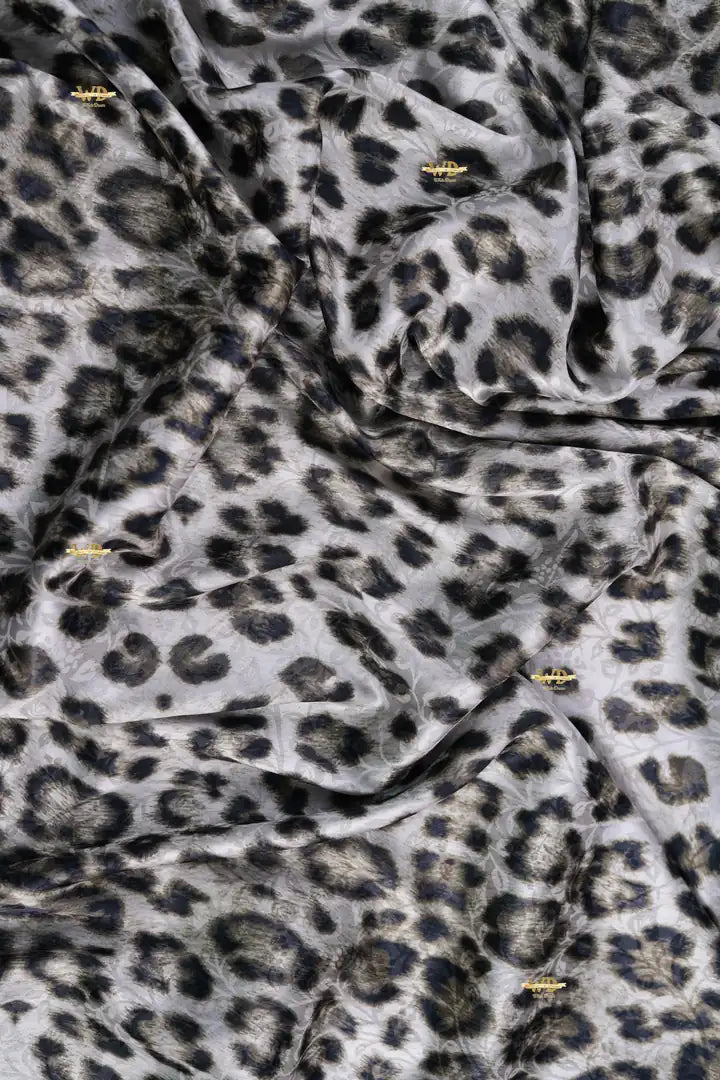 Satin Jacquard Fauve Élégant