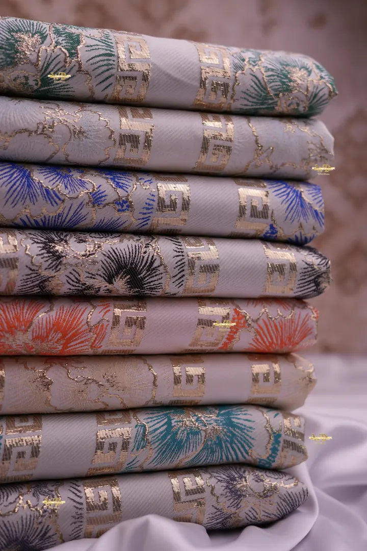 Brocart aux Motifs Antiques