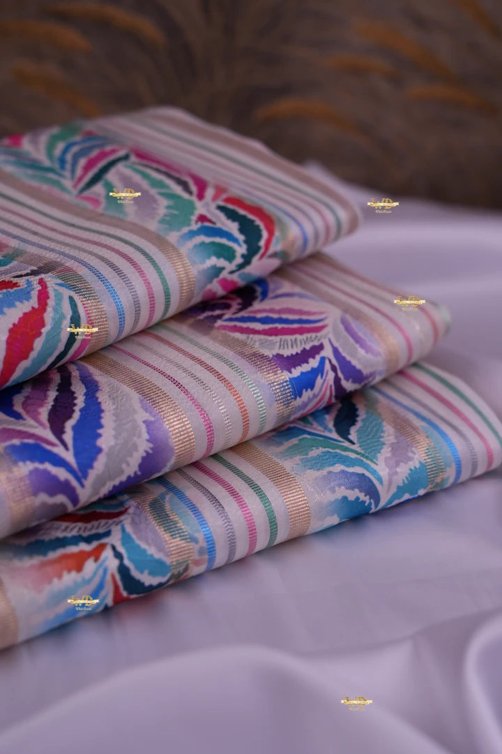 Jawhara Imprimé Motif Feuilles Stylisées