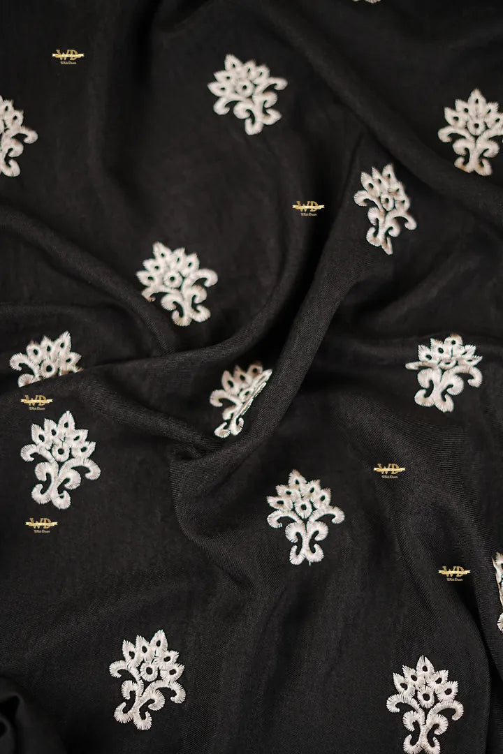Laine Brodée Motif Arabesque
