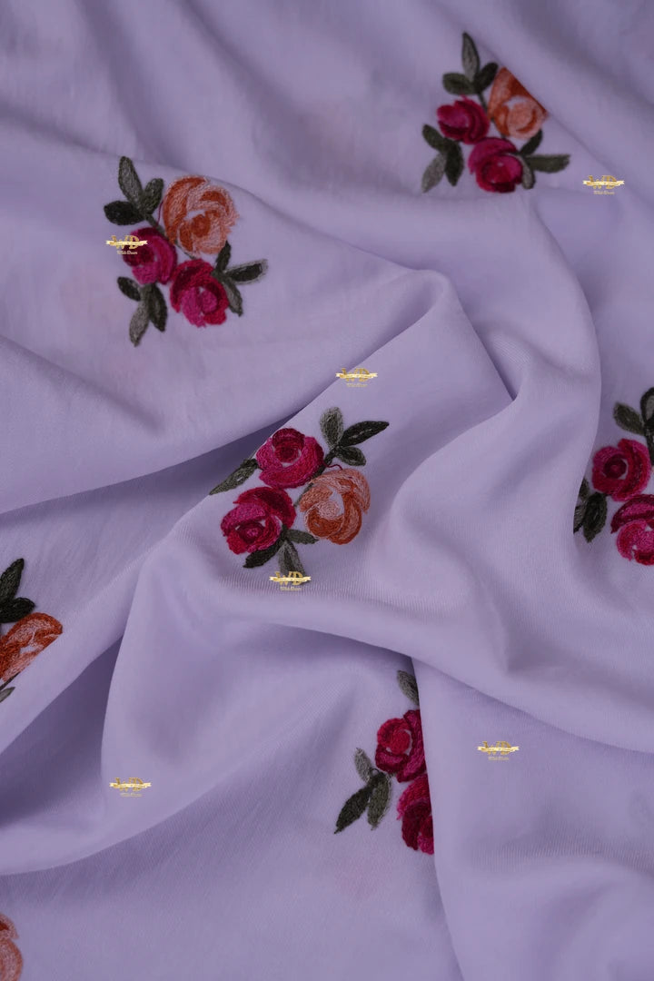 Laine Brodée Motif Bouquet de Roses